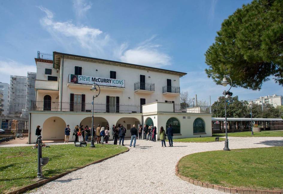 Италияда Муссолинига тегишли бўлган вилла сотиб олинди